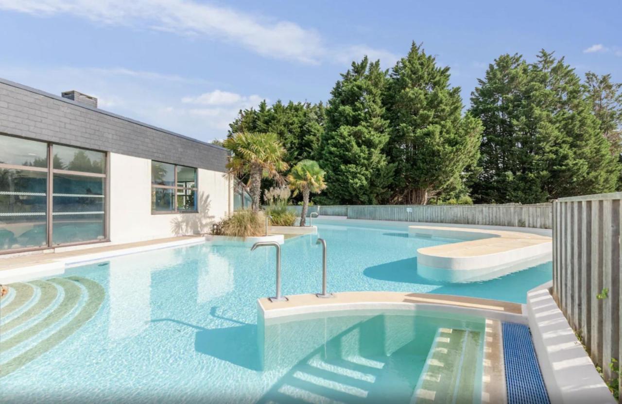 Dans Village Normandy Garden Pierre & Holiday home Branville